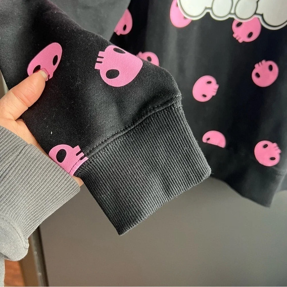 NWOT Sanrio Kuromi Black Pink-skull Sweatshirt Crewneck Size Small - Picture 4 of 5